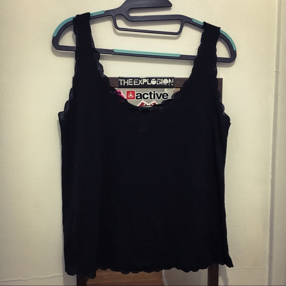 🦋3/$12 Rebellious One Scalloped Tank Top